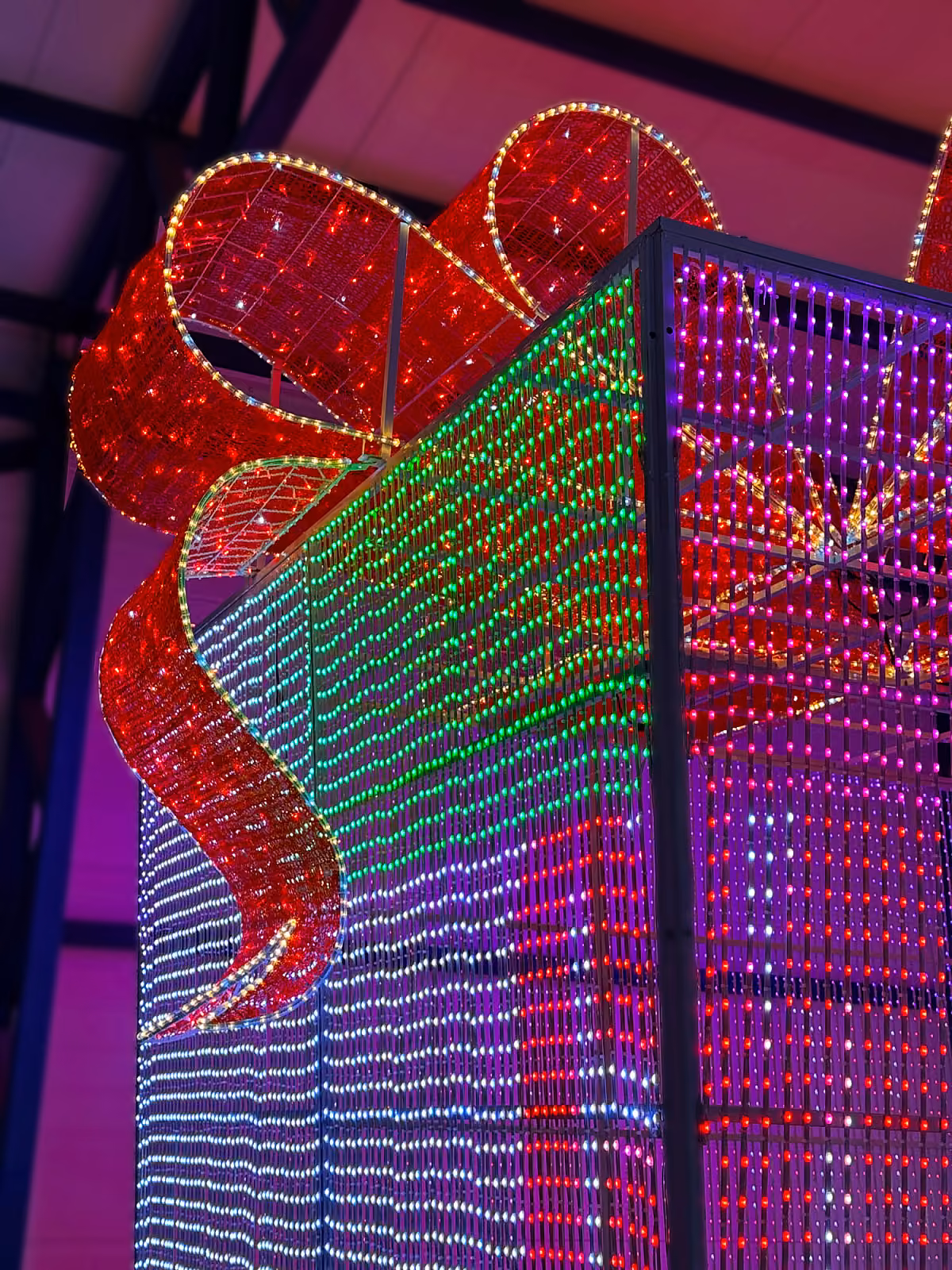Световая фигура «Подарок Magic» RGB