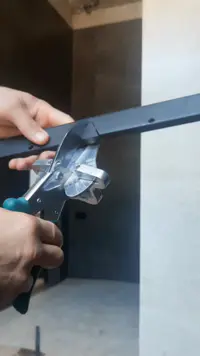 Теневые углы, не запененные под сорок пять, а загнутые.