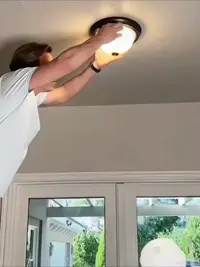 Видео WoM93M3n1D