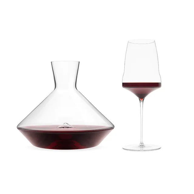 IM_22_5167_Josephinen_Decanter_Glas_gefuellt_HG_weiss_low_2048x2048.jpg-2