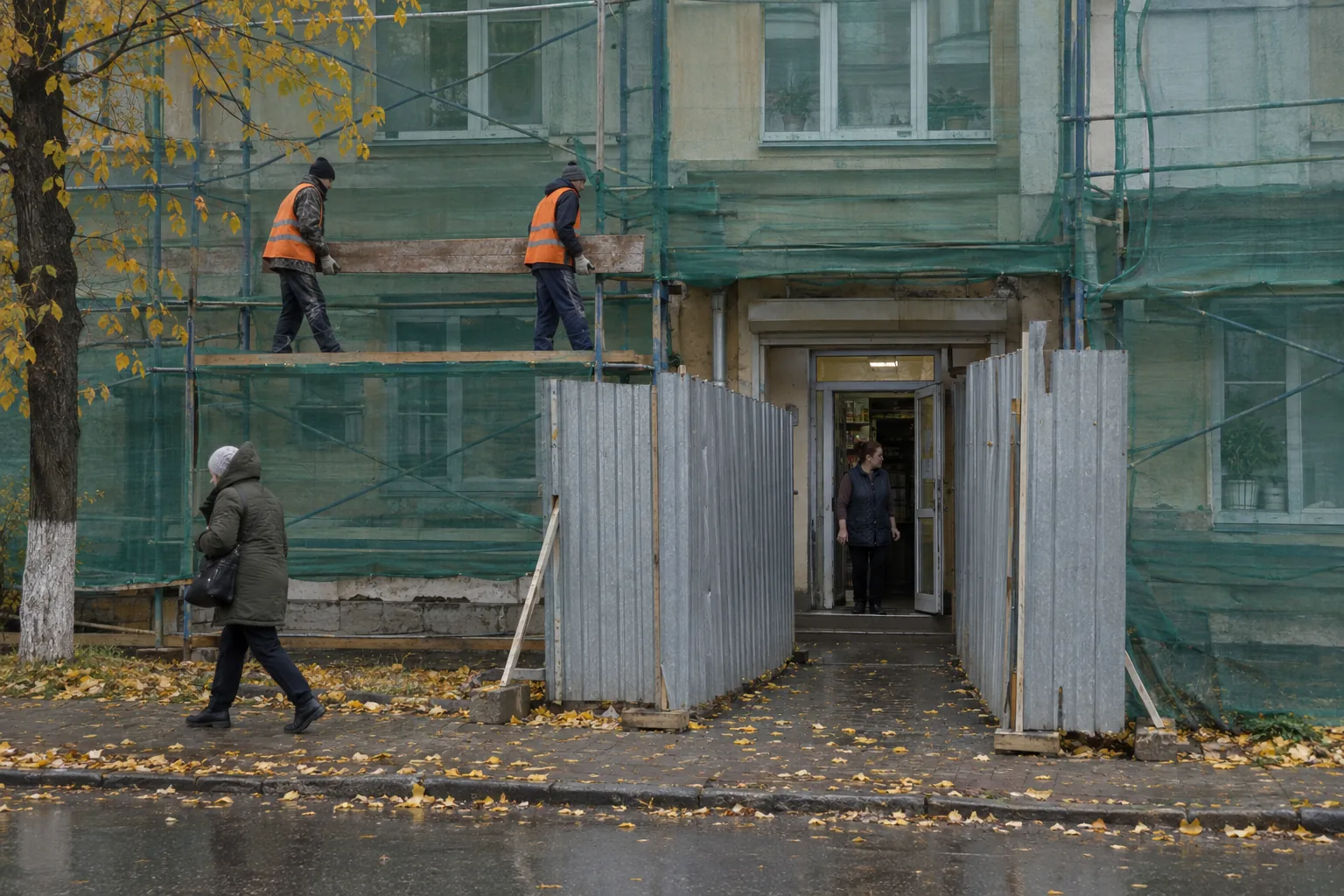 Ремонт фасада перекрыл вход в магазин: претензия об уменьшении арендной платы по п. 4 ст. 614 ГК и позиция ВС — образец 2026