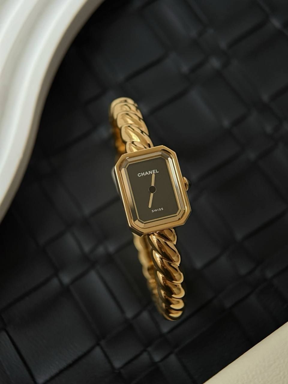 Аксесуары Chanel — модель 1701