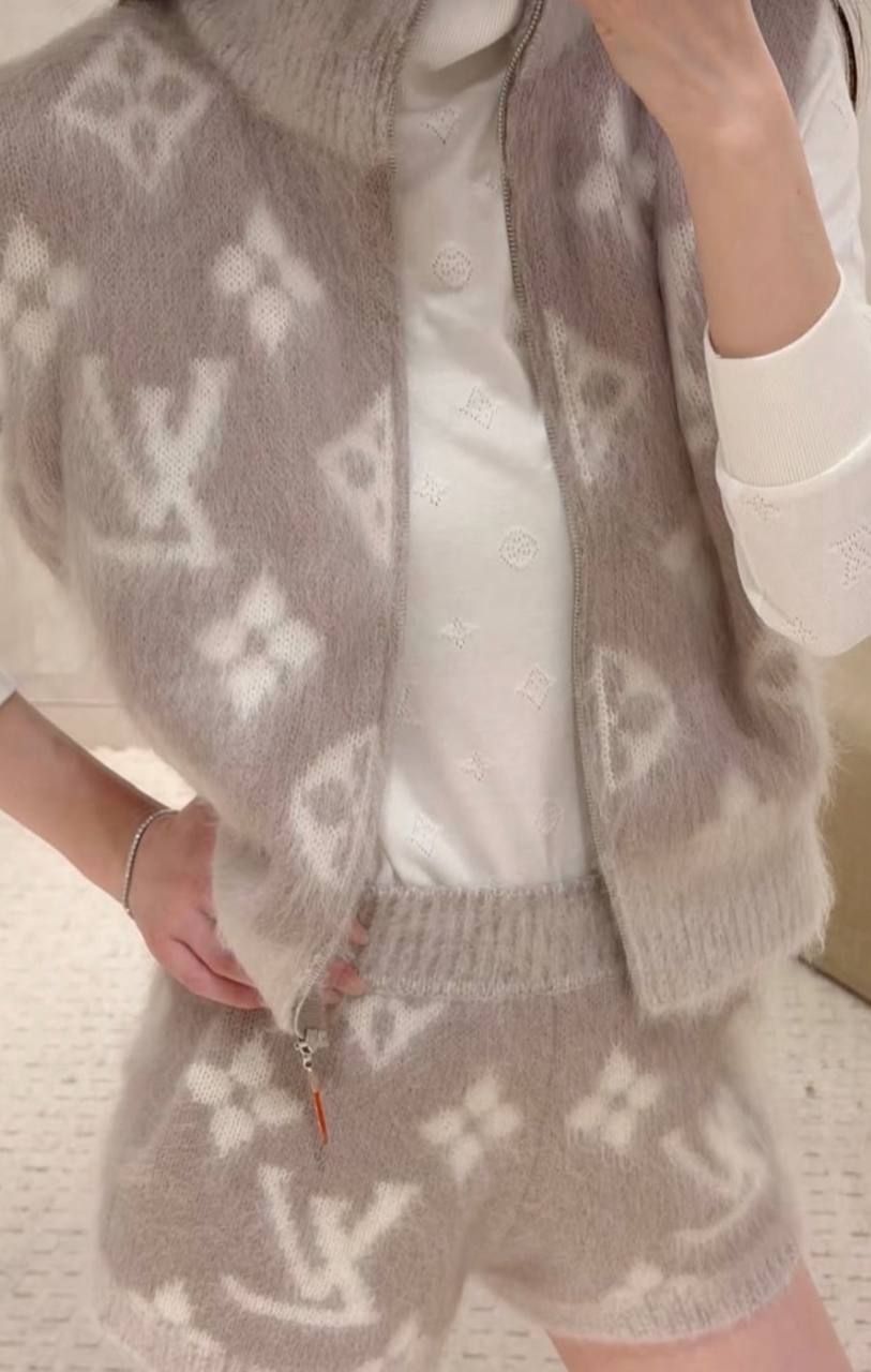 Костюмы LV — модель 2204