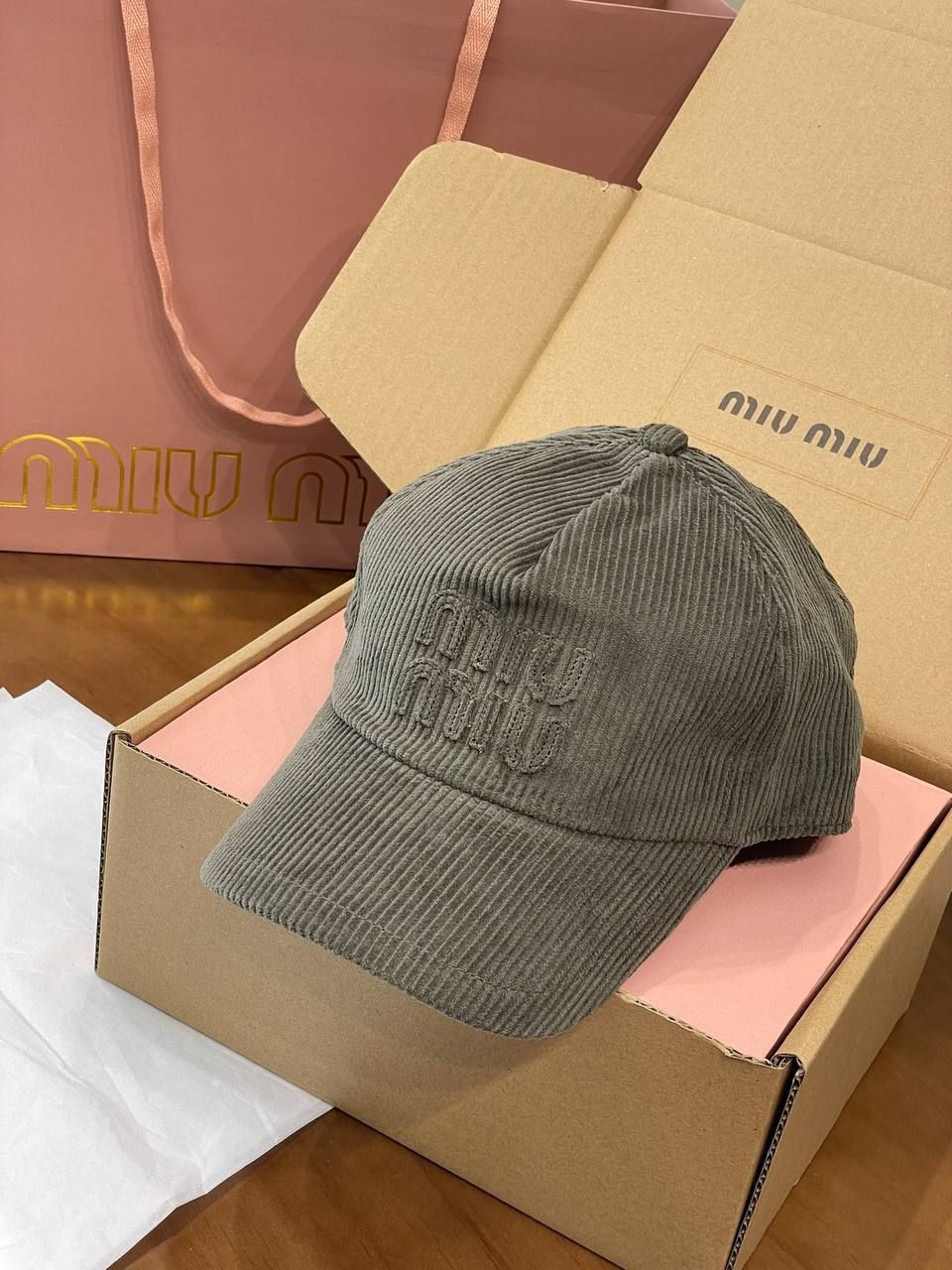 Головные уборы MiuMiu — модель 2324
