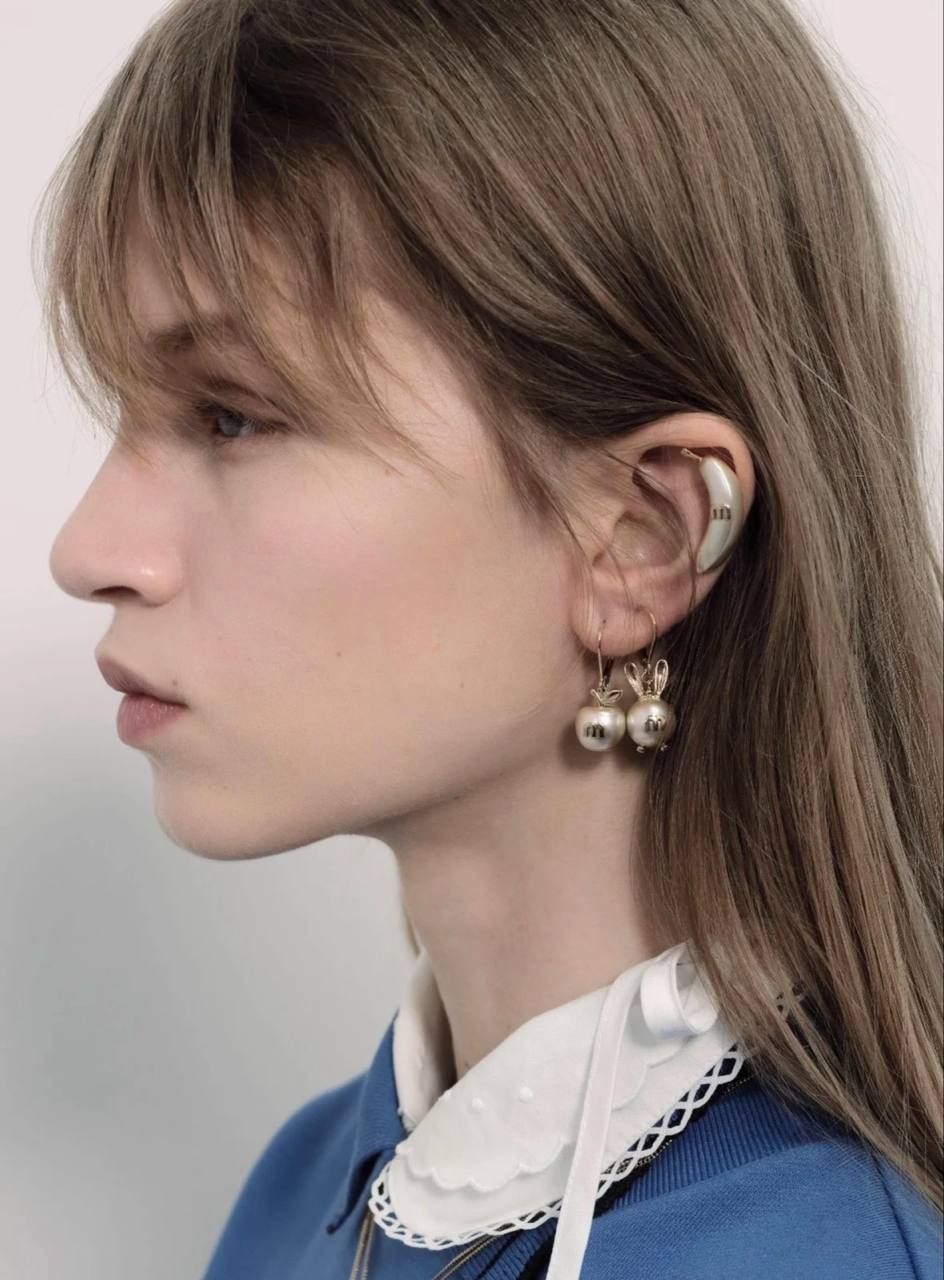 Аксесуары MiuMiu — модель 2374