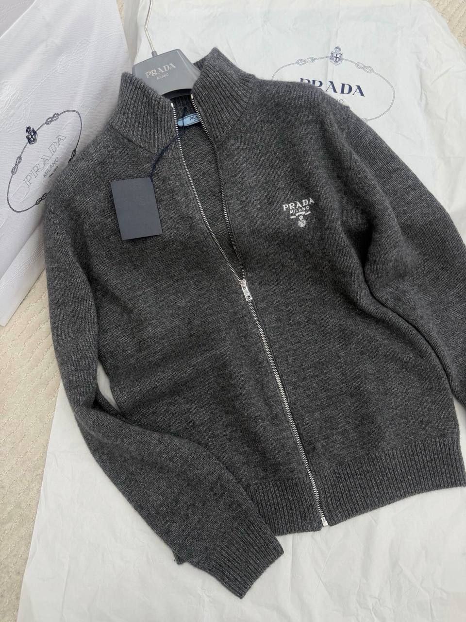 Верх/база Prada — модель 435
