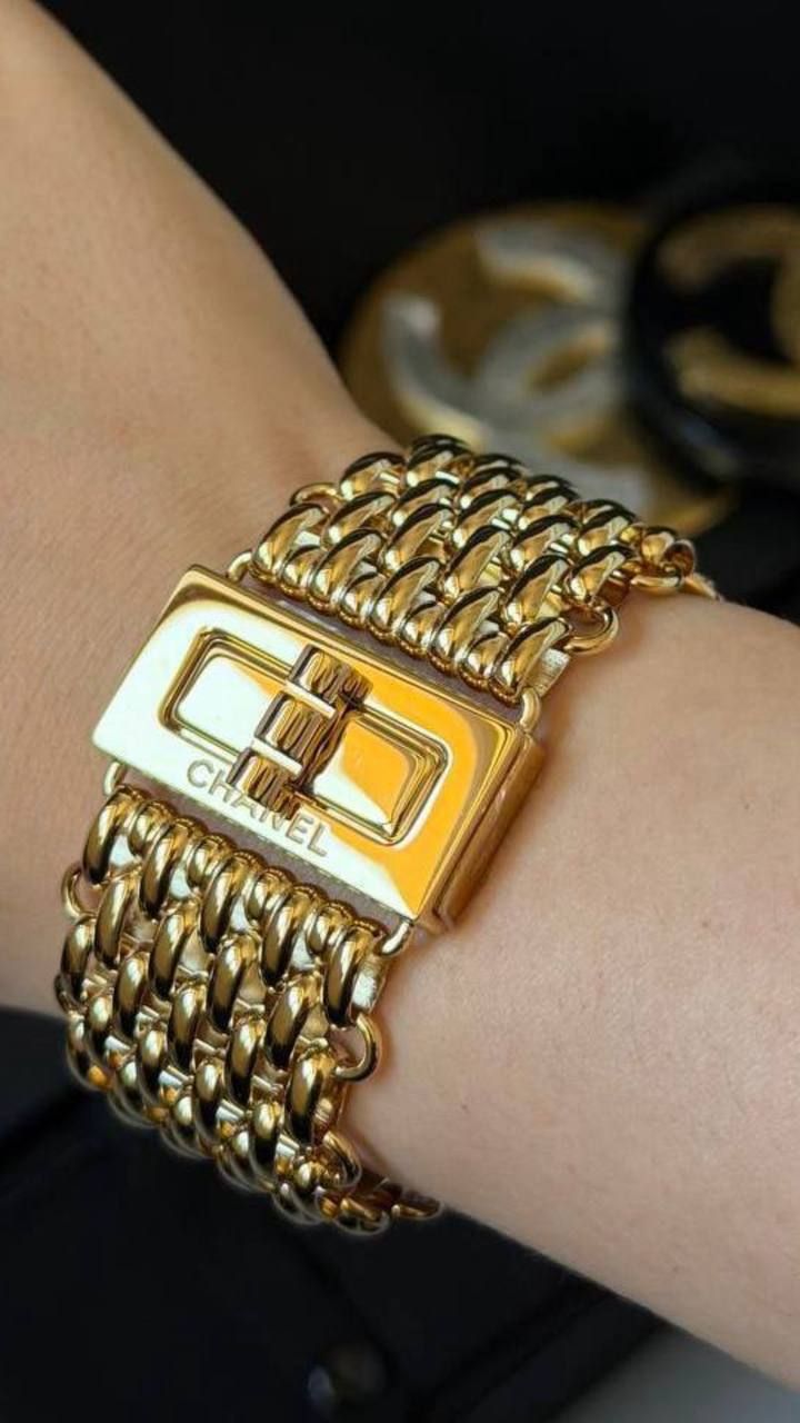 Аксесуары Chanel — модель 2447