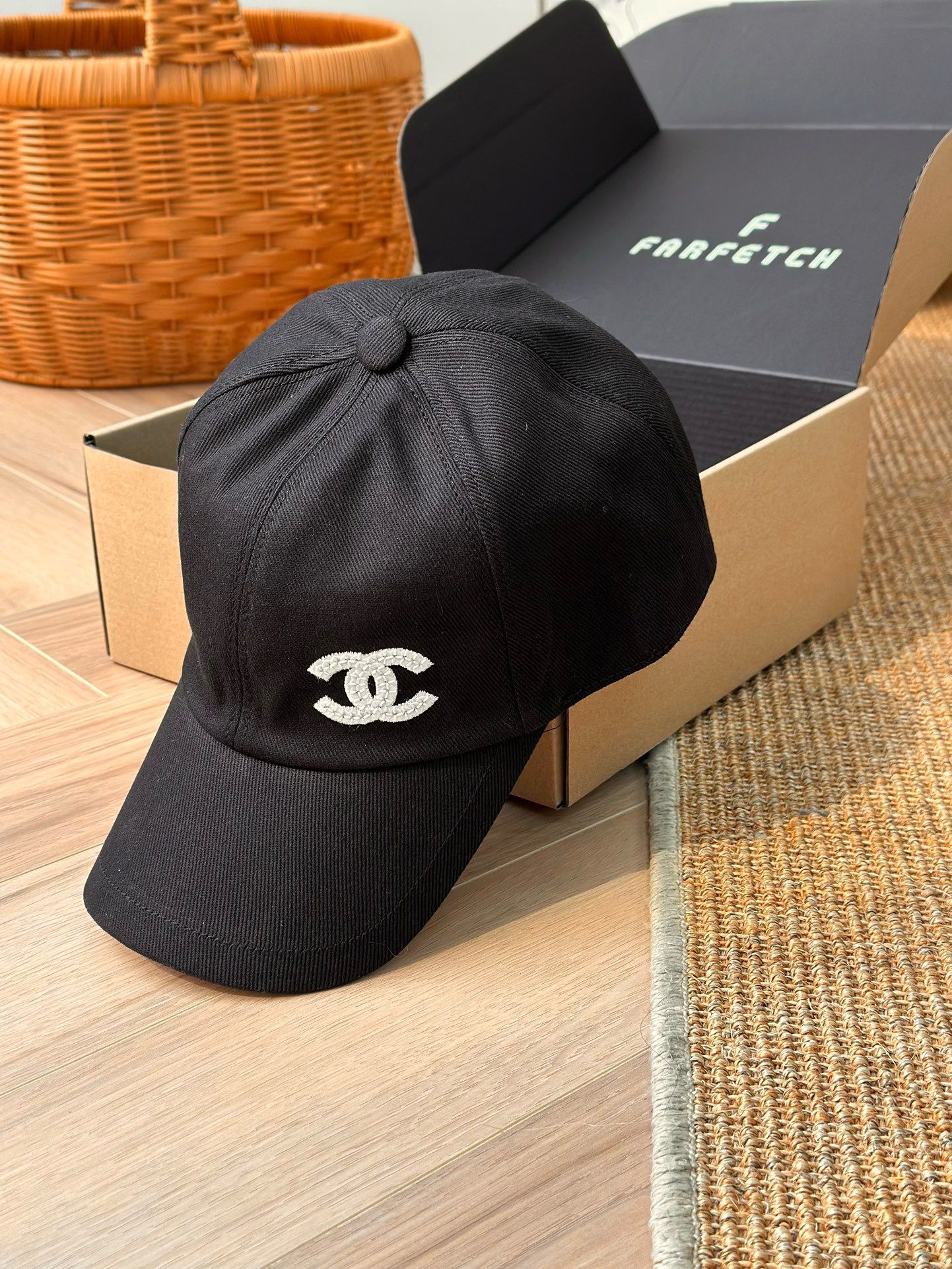 Аксесуары Chanel — модель 548