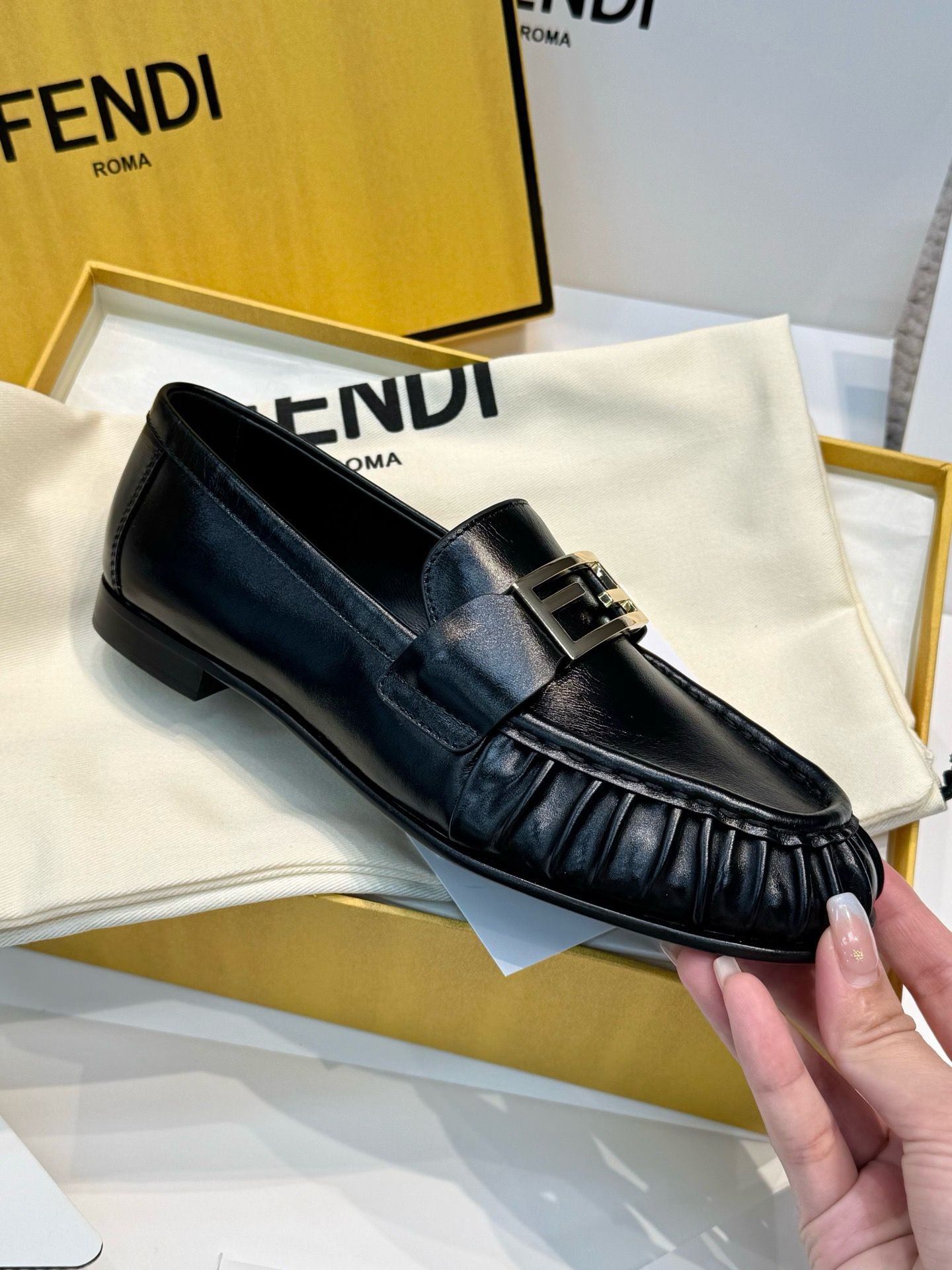 Обувь Fendi — модель 509