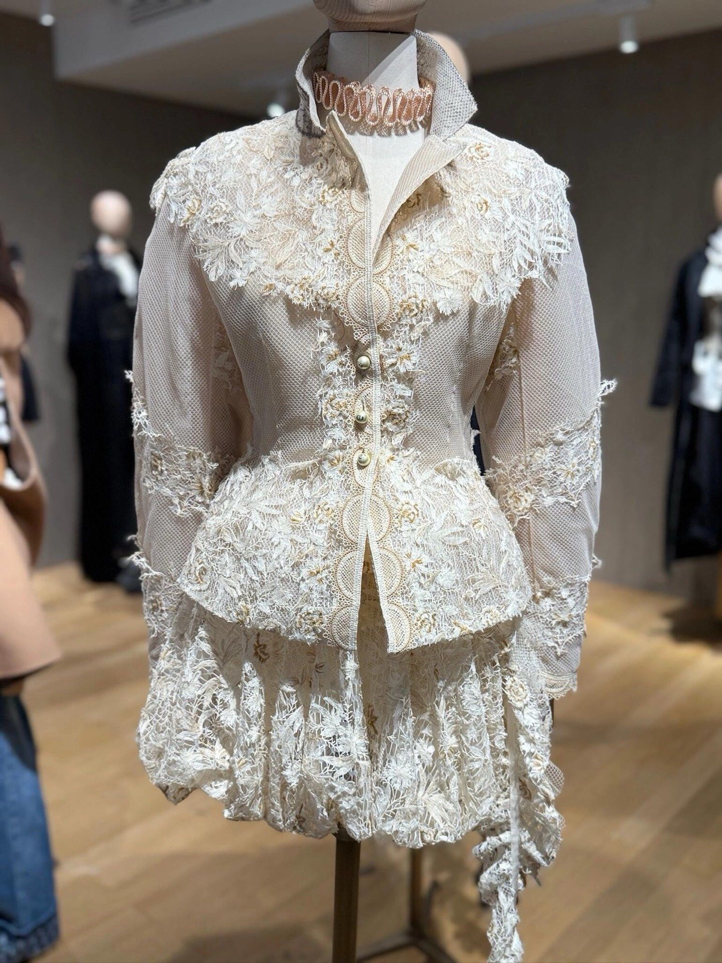 Костюмы Dior — модель 738