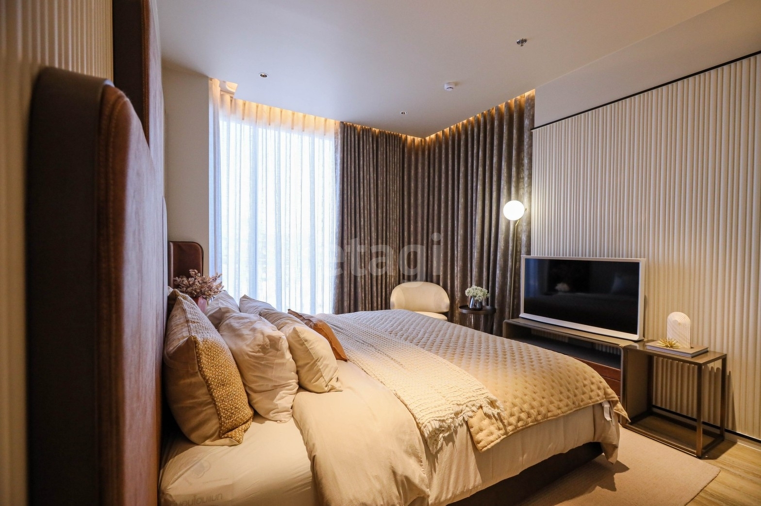 AROM JOMTIEN