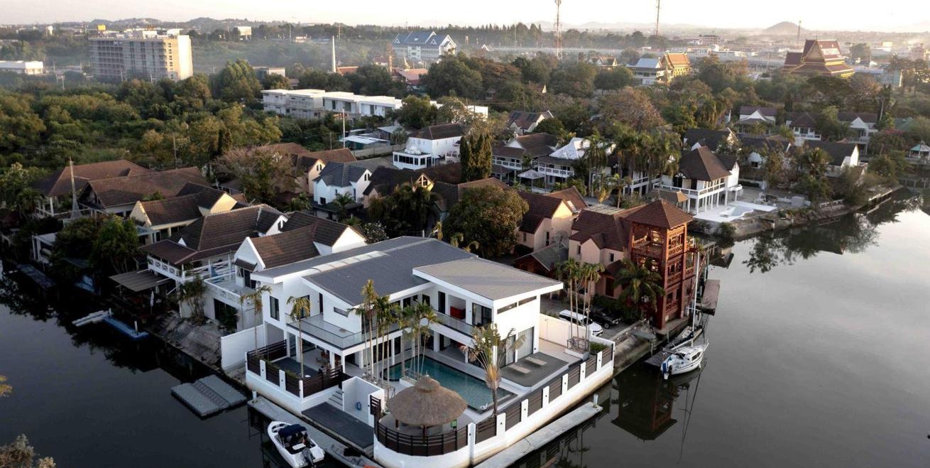 8-комнатная вилла 700 м² в Паттайе