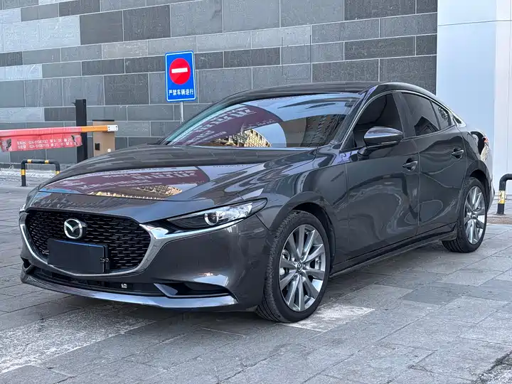 Mazda3 Angkesela 2022 2.0L Automatic Quality Obsidian Edition