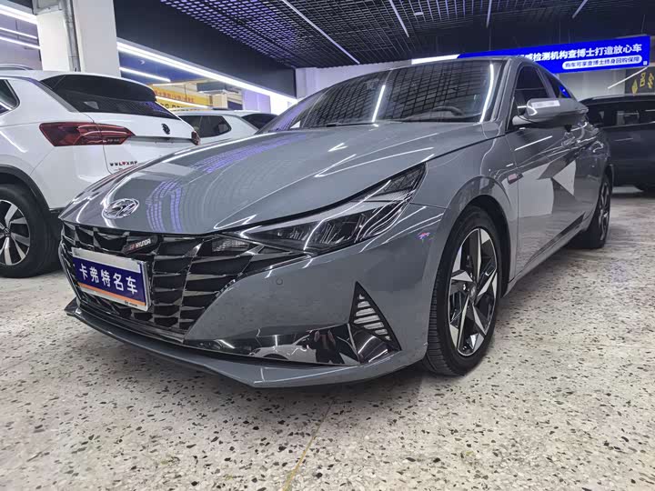 Elantra 2022 1.5L CVT LUX Premium Edition
