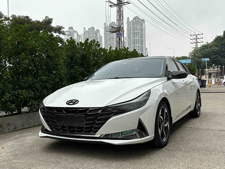 Elantra 2021 1.5L CVT LUX Premium Edition