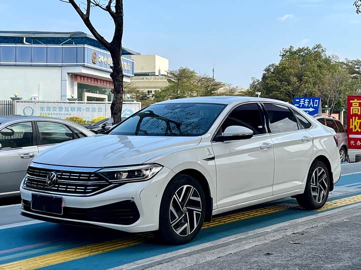 Sagitar 2023 300TSI DSG Super Edition