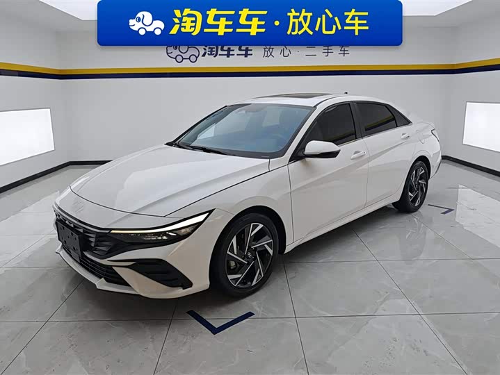 Elantra 2023 1.5L CVT LUX Premium Edition