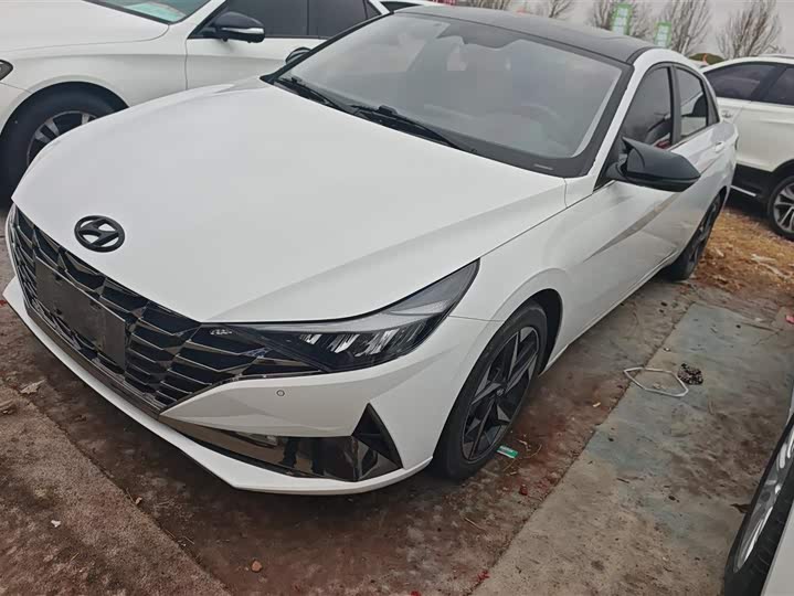Elantra 2022 1.5L CVT LUX Premium Edition