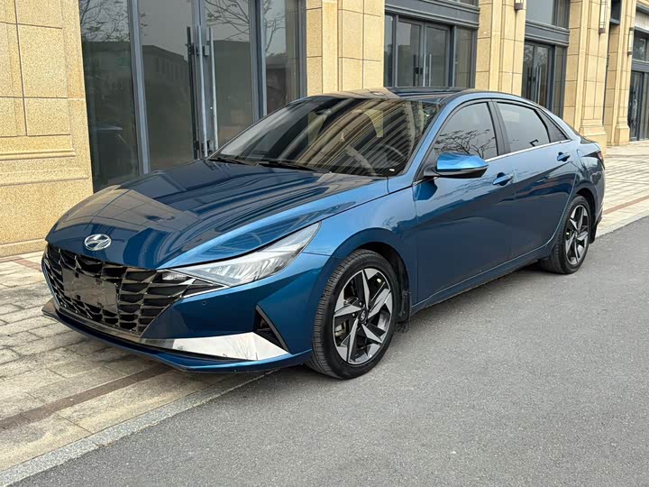 Elantra 2022 1.5L CVT LUX Premium Edition