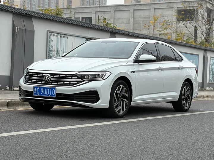 Sagitar 2023 280TSI DSG surpasses Lite version