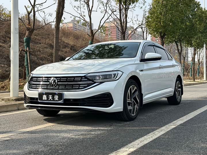 Sagitar 2023 280TSI DSG surpasses Lite version