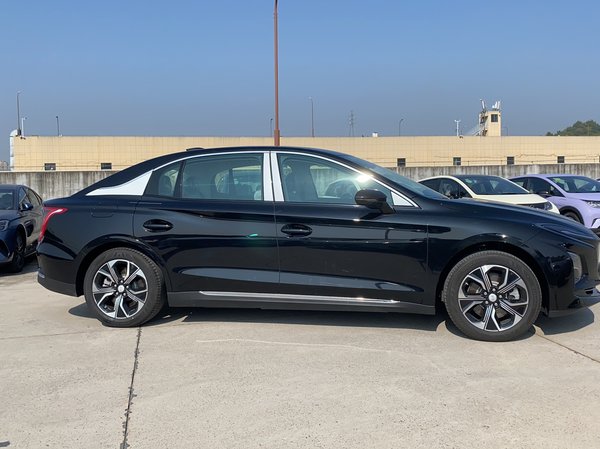Hongqi E-QM5 2022, 500 км, за 81800 CNY - фото 4