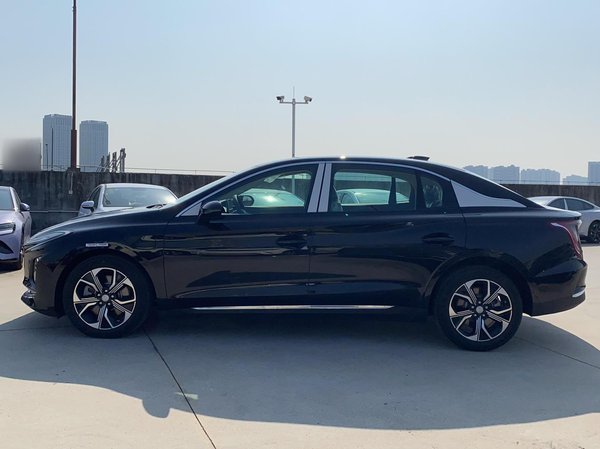 Hongqi E-QM5 2022, 500 км, за 81800 CNY - фото 7