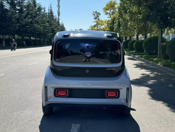 Baojun Kiwi EV 2022, 29300 км, за 30800 CNY - фото 6