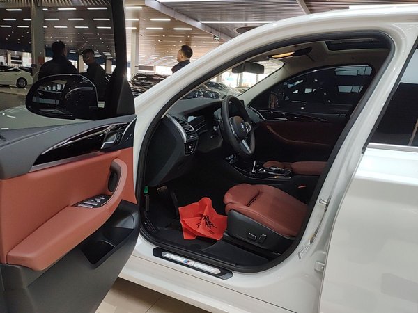 BMW iX 2024, 14800 км, за 188400 CNY - фото 20