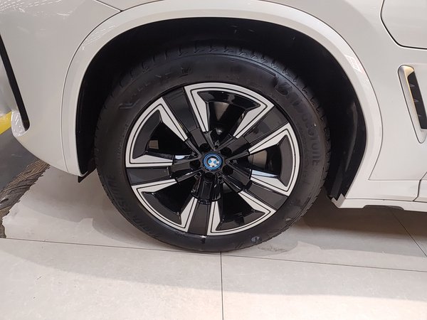 BMW iX 2024, 14800 км, за 188400 CNY - фото 9