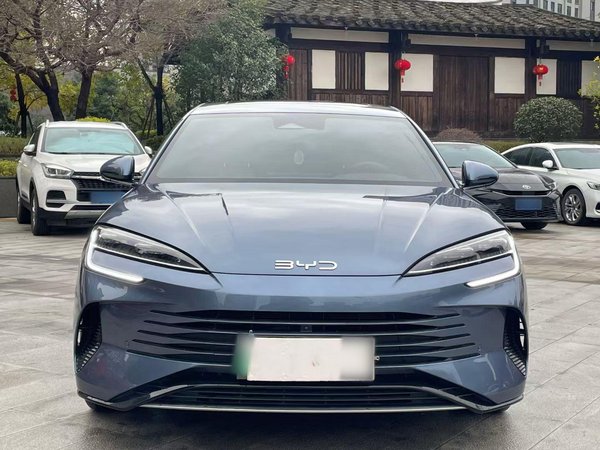 BYD Seal 2023 DM-i 1,5л 121 км Премиум-класса, 