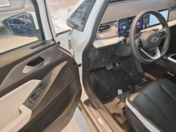 Geely Geometry E Firefly 2023, 6000 км, за 50100 CNY - фото 10