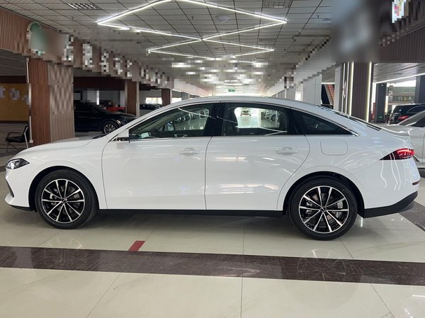 Roewe D7 2024, 300 км, за 74300 CNY - фото 7