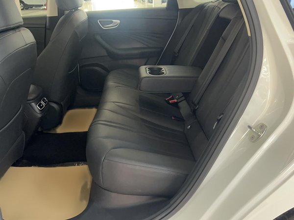 Roewe D7 2024, 300 км, за 74300 CNY - фото 9