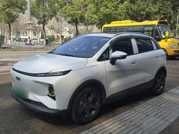 Geely Geometry E Firefly 2022 401 км Linglong Tiger 4 места