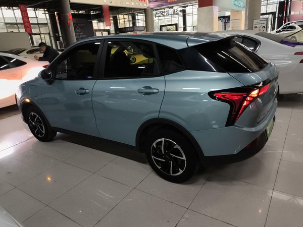 Nezha V 2021, 68800 км, за 33600 CNY