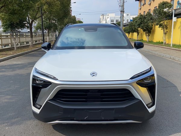 Семиместная версия Nio ES8 2020 протяженностью 450 км, 2021 года