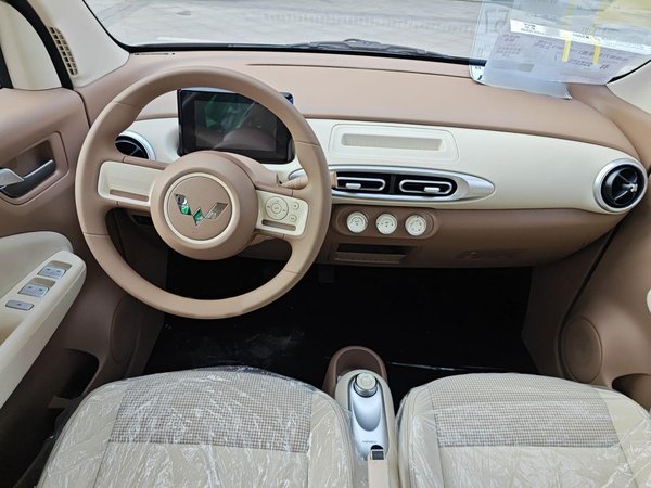 Wuling Automobile Hongguang MINIEV 2025 Четырехдверная версия усовершенствованной модели, 