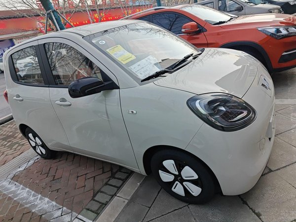 Wuling Hongguang MINIEV, 100 км, за 34600 CNY