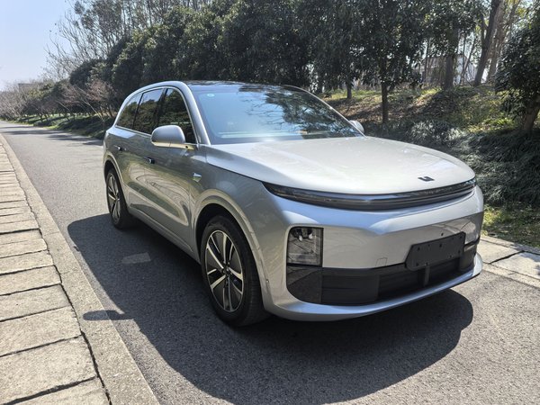 Li Auto L6 2024, 24000 км, за 189500 CNY