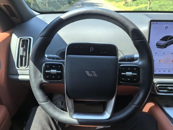 Li Auto L6 2024, 24000 км, за 189500 CNY - фото 15