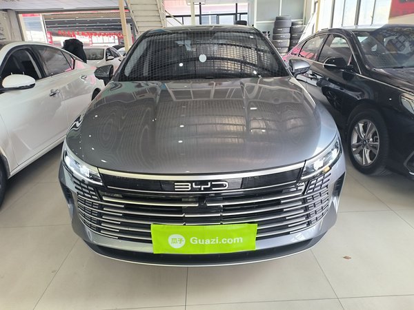 Эсминец BYD 05 2022 DM-i 120 км премиум-класса, 2022 года