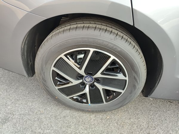 BYD Qin 2025, 300 км, за 94400 CNY - фото 11