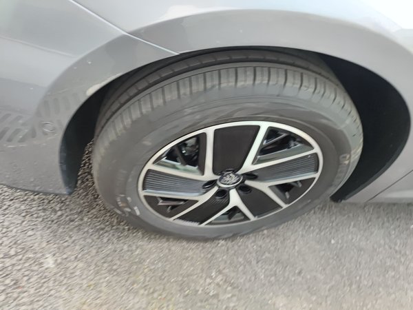 BYD Qin 2025, 300 км, за 94400 CNY - фото 9