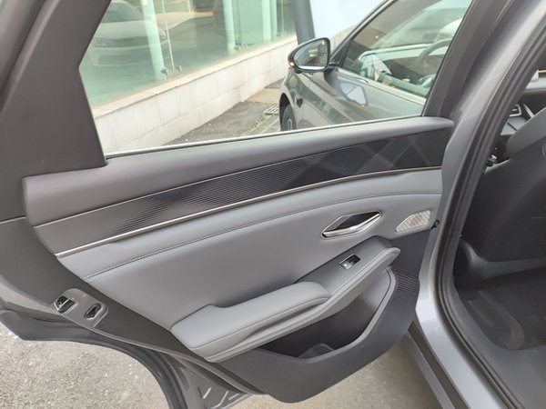 BYD Qin 2025, 300 км, за 94400 CNY - фото 28