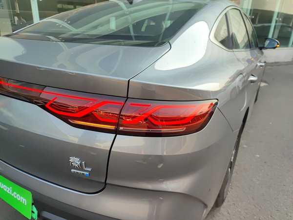 BYD Qin 2025, 300 км, за 94400 CNY - фото 8