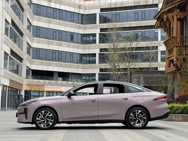 Geely Galaxy L6 2024, 610000 км, за 85000 CNY