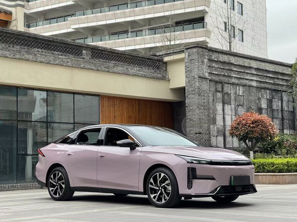 Geely Galaxy L6 2024, 610000 км, за 85000 CNY