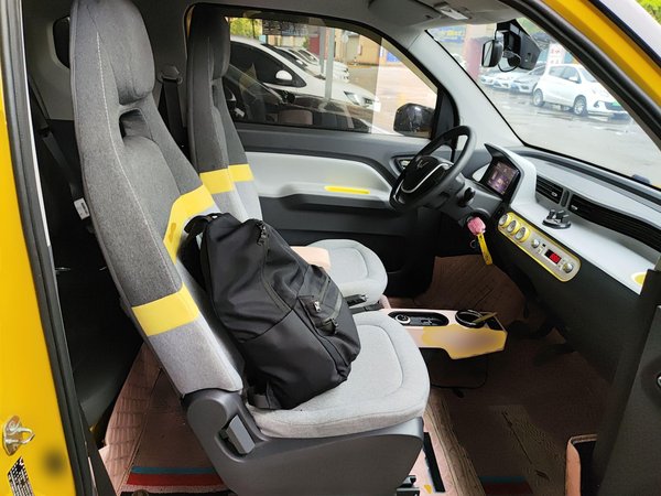 Wuling Hongguang MINIEV 2022, 17600 км, за 17600 CNY - фото 24