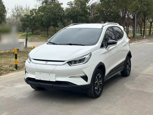 Роскошная модель BYD Yuan Pro 2023 длиной 401 км
